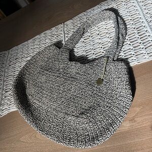 The Sak circle Bali bag hand-crocheted in Bali